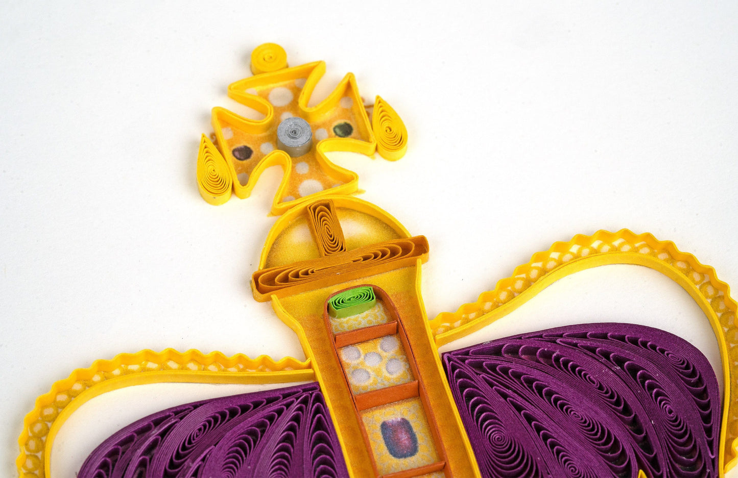St Edward's Crown Quilling Card