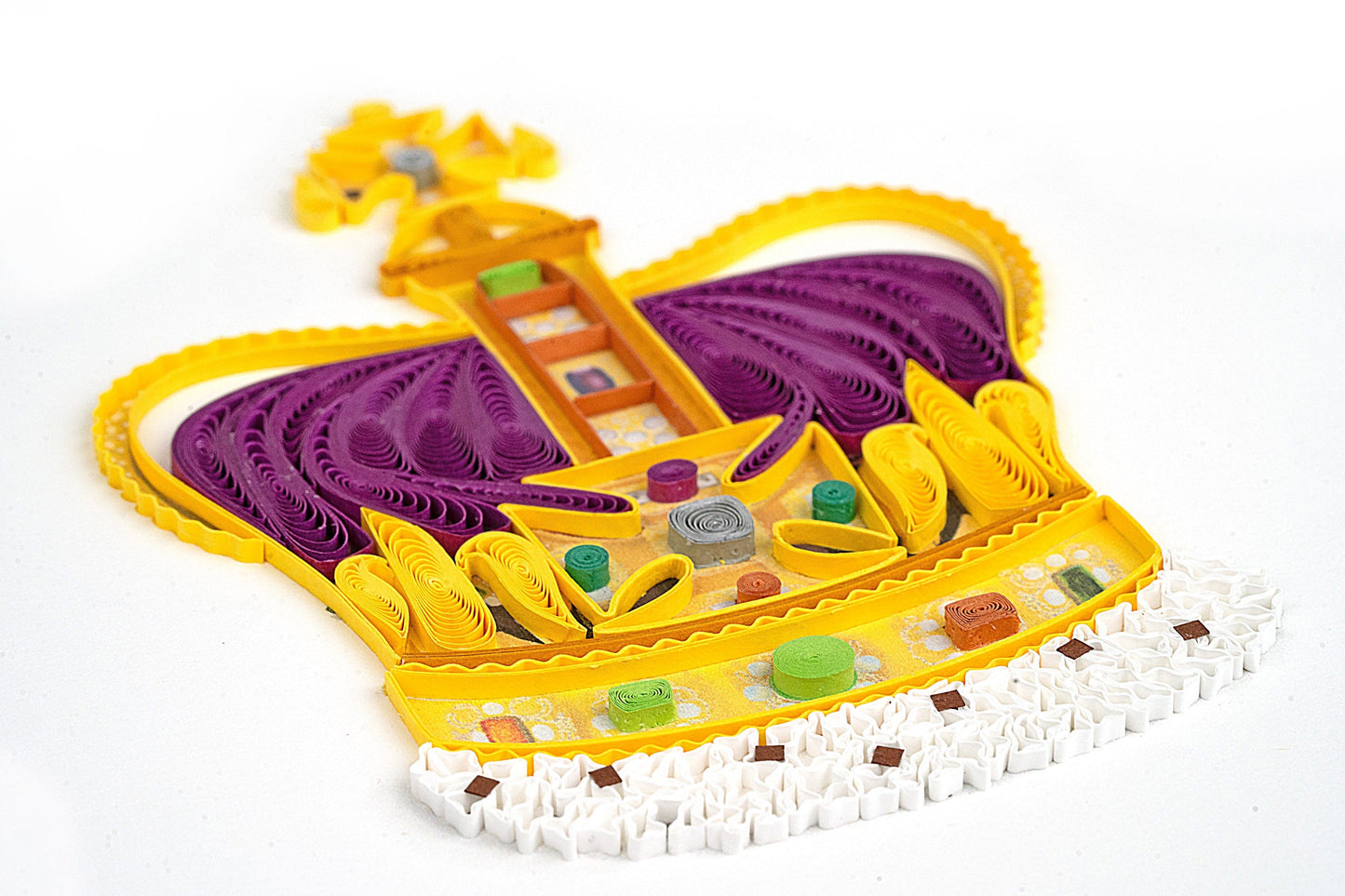 St Edward's Crown Quilling Card